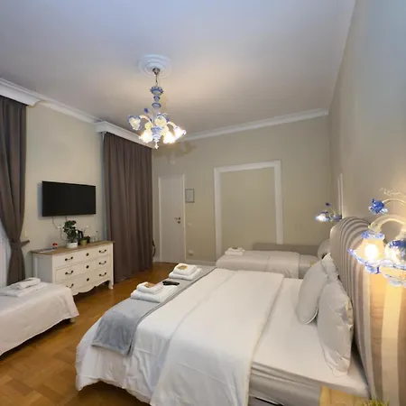 Piazza Di Spagna Гостевой дом Рим