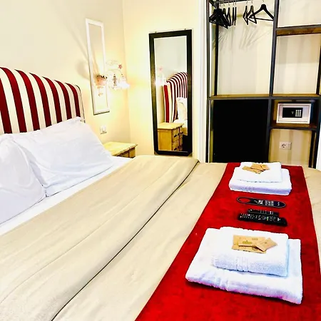 Piazza Di Spagna Luxury בית הארחה *