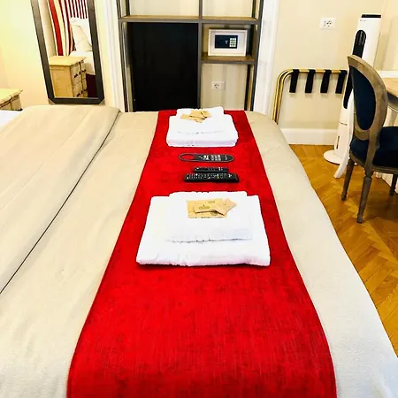 בית הארחה Piazza Di Spagna Luxury