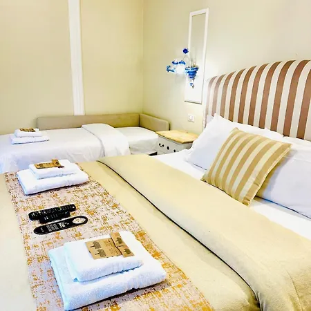 Piazza Di Spagna Luxury בית הארחה