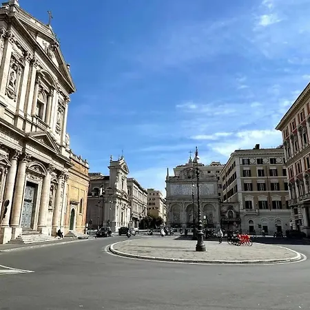 Piazza Di Spagna Luxury בית הארחה