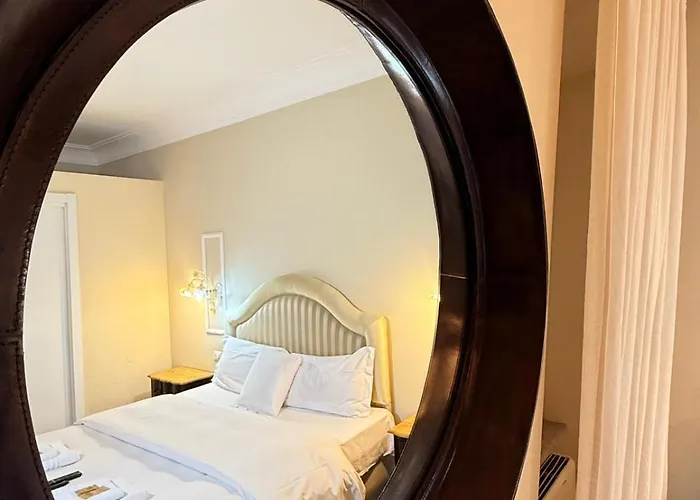 Piazza Di Spagna Pensión