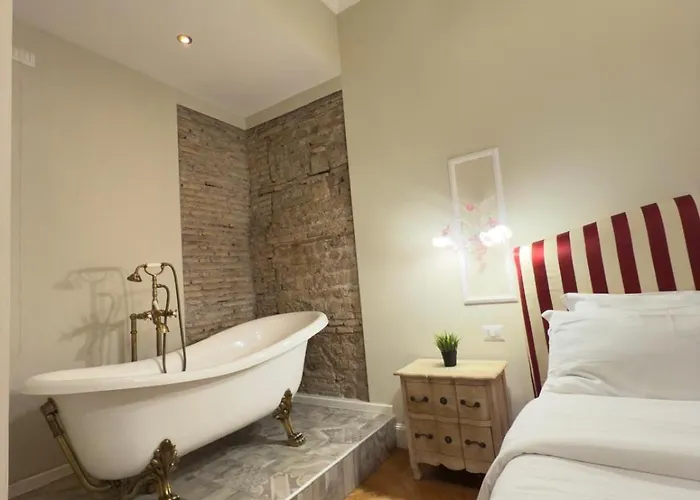 Piazza Di Spagna Pensión 3*