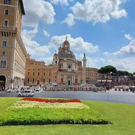 Piazza Di Spagna Luxury Konukevi